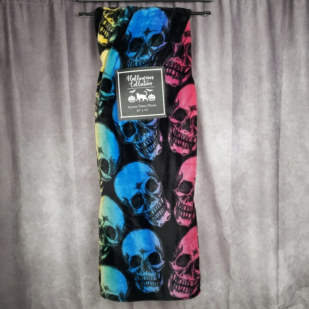 Halloween Colorful Skull Print Plush Throw Blanket Rainbow Ombre 50